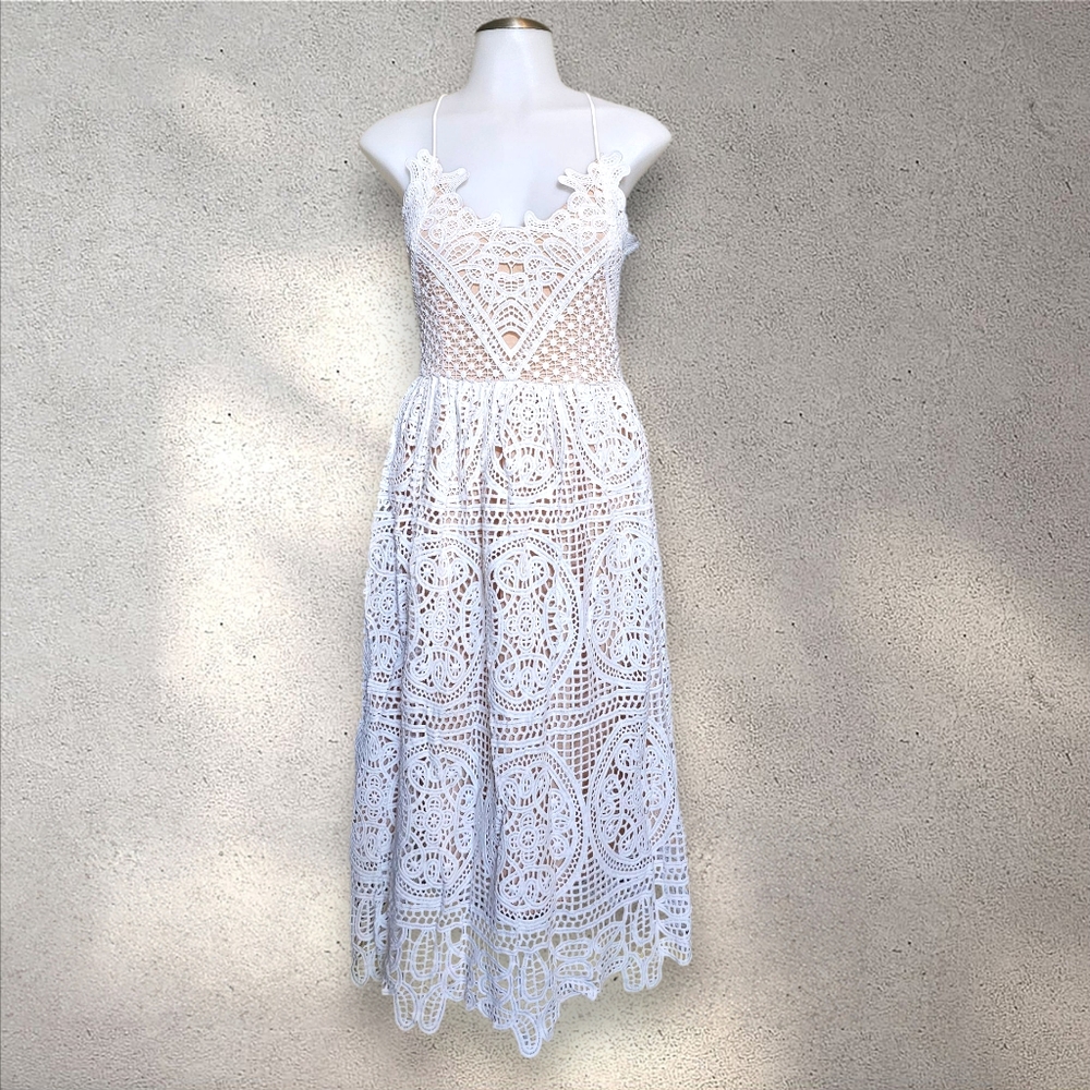 Elegant White Lace Halter Dress - Chicwish